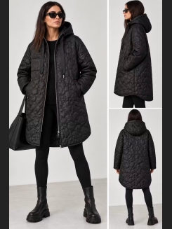 Lekka kurtka oversize pikowana w kwiatowy wzór